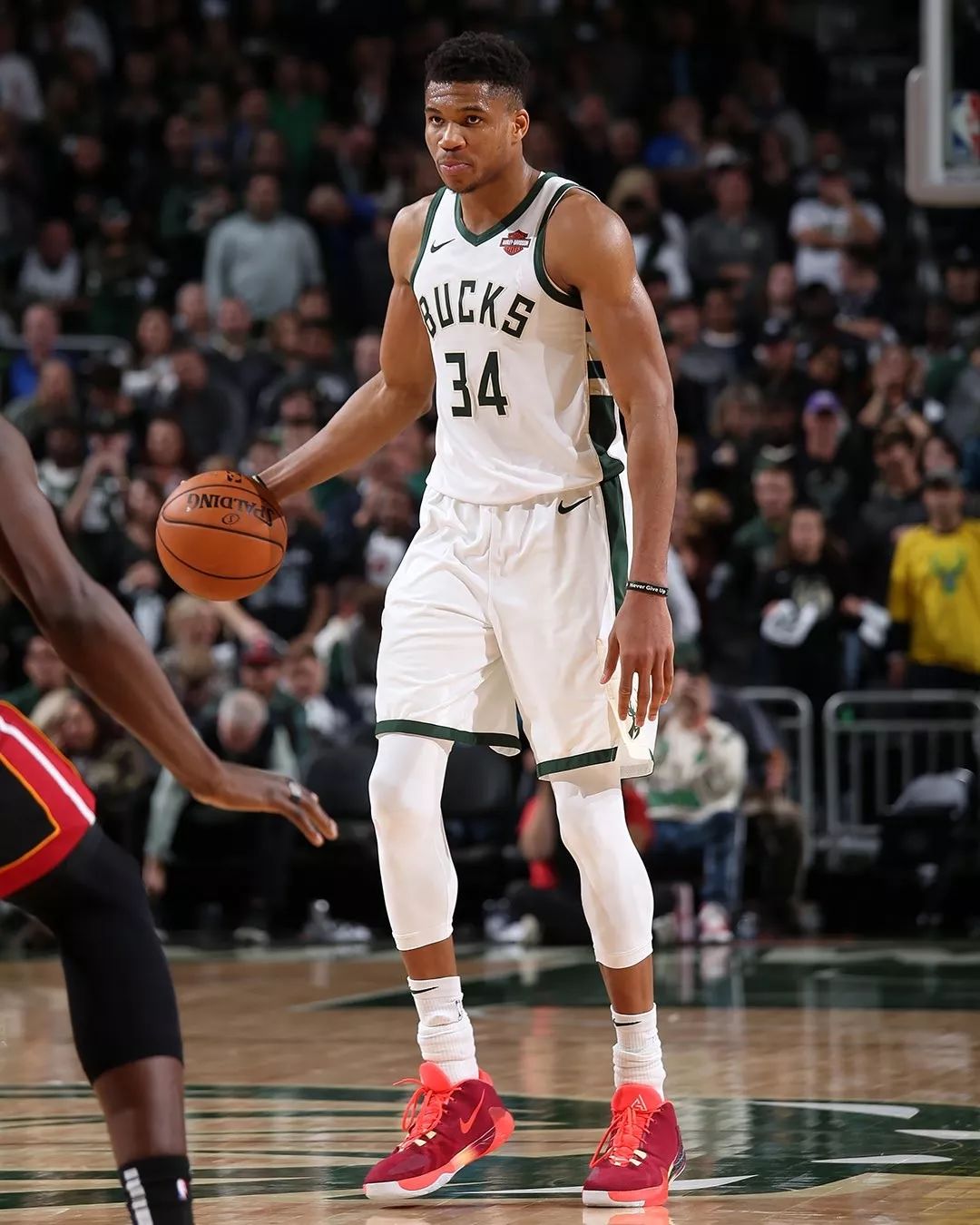 字母哥巅峰对决,蒂姆与70激战快船分钟,回归赛场胜负难料!的简单介绍 字母哥巅峰对决,蒂姆与70激战快船分钟,回归赛场胜负难料!的简单介绍