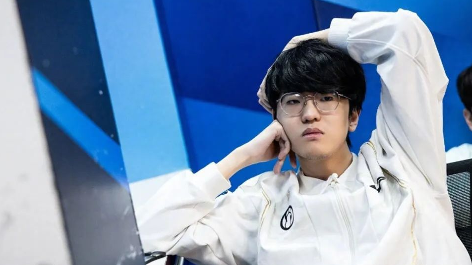 Faker迎来三赛季高光表现，FPX球迷沸腾！的简单介绍