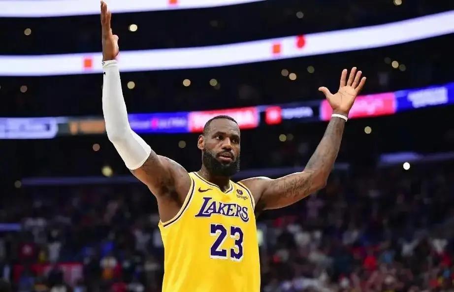 詹姆斯在利物浦比赛中赛况扑朔迷离，精彩发挥引发热议！的简单介绍