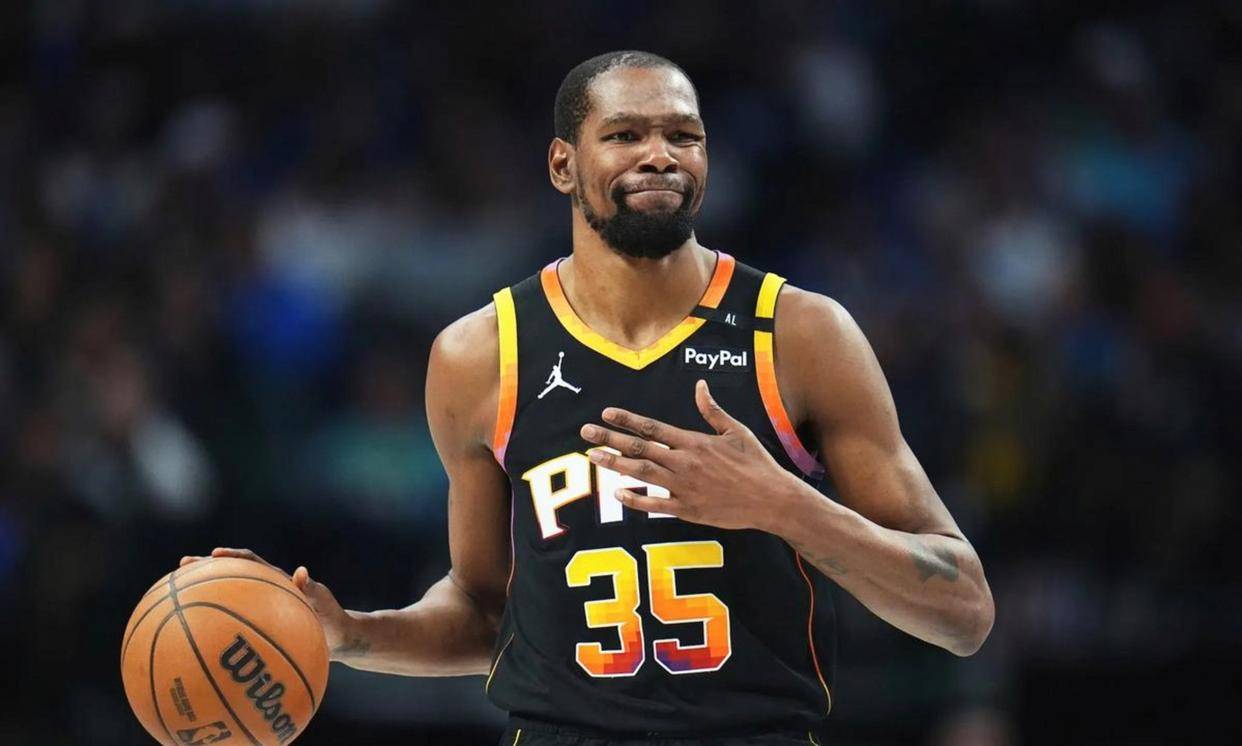 杜兰特回归赛场，势不可挡首场状态亮眼，C9观众沸腾！的简单介绍